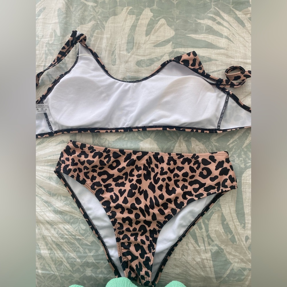 Bathing suit set - Picture 2 of 3